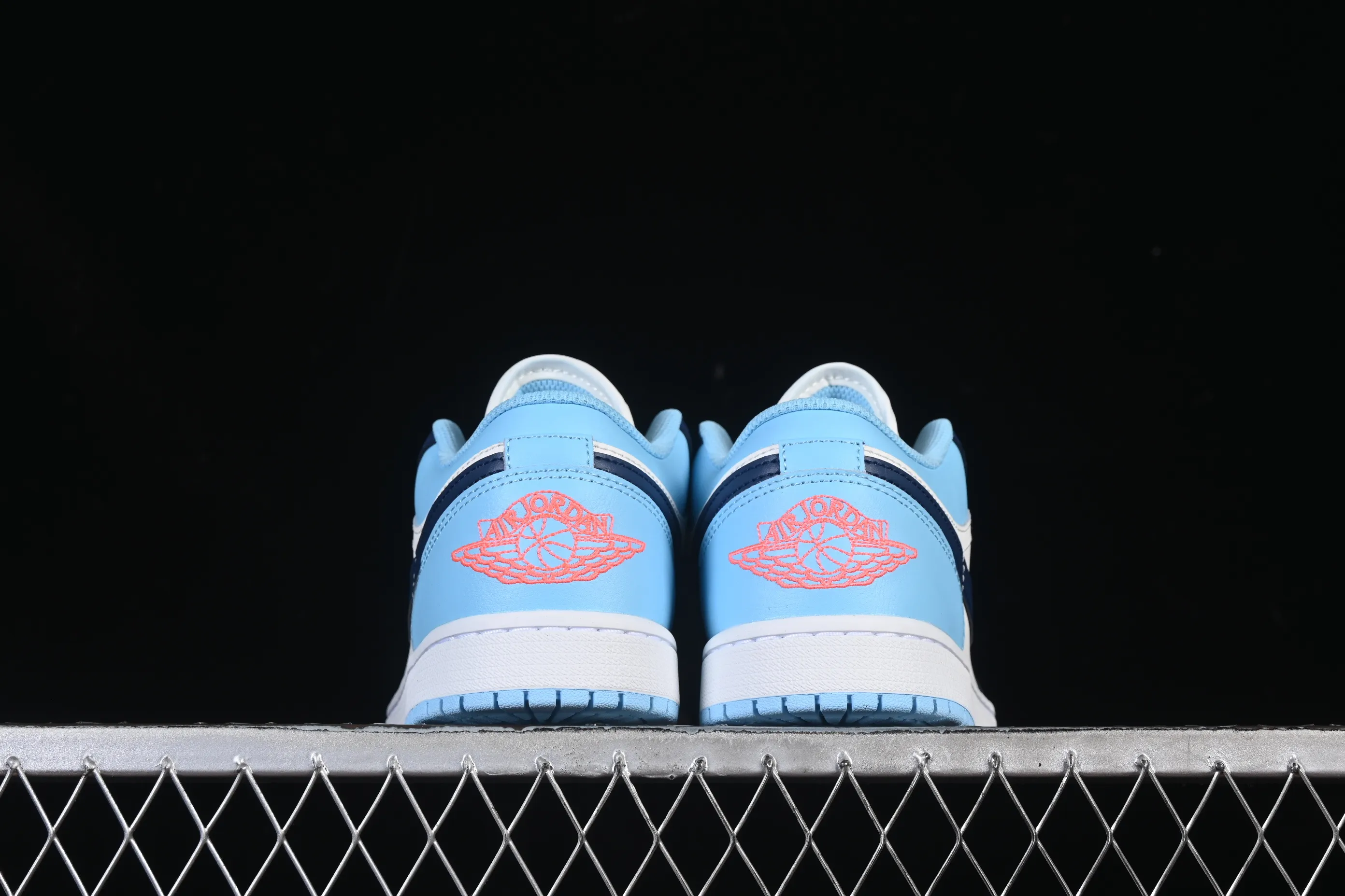 All categories Air Jordan Jordan series basketball shoes Air Jordan 1 Low G version pure original Air Jordan 1 Low AJ1 Joe 1 blue white black hook low-top cultural casual sneakers 553558-149